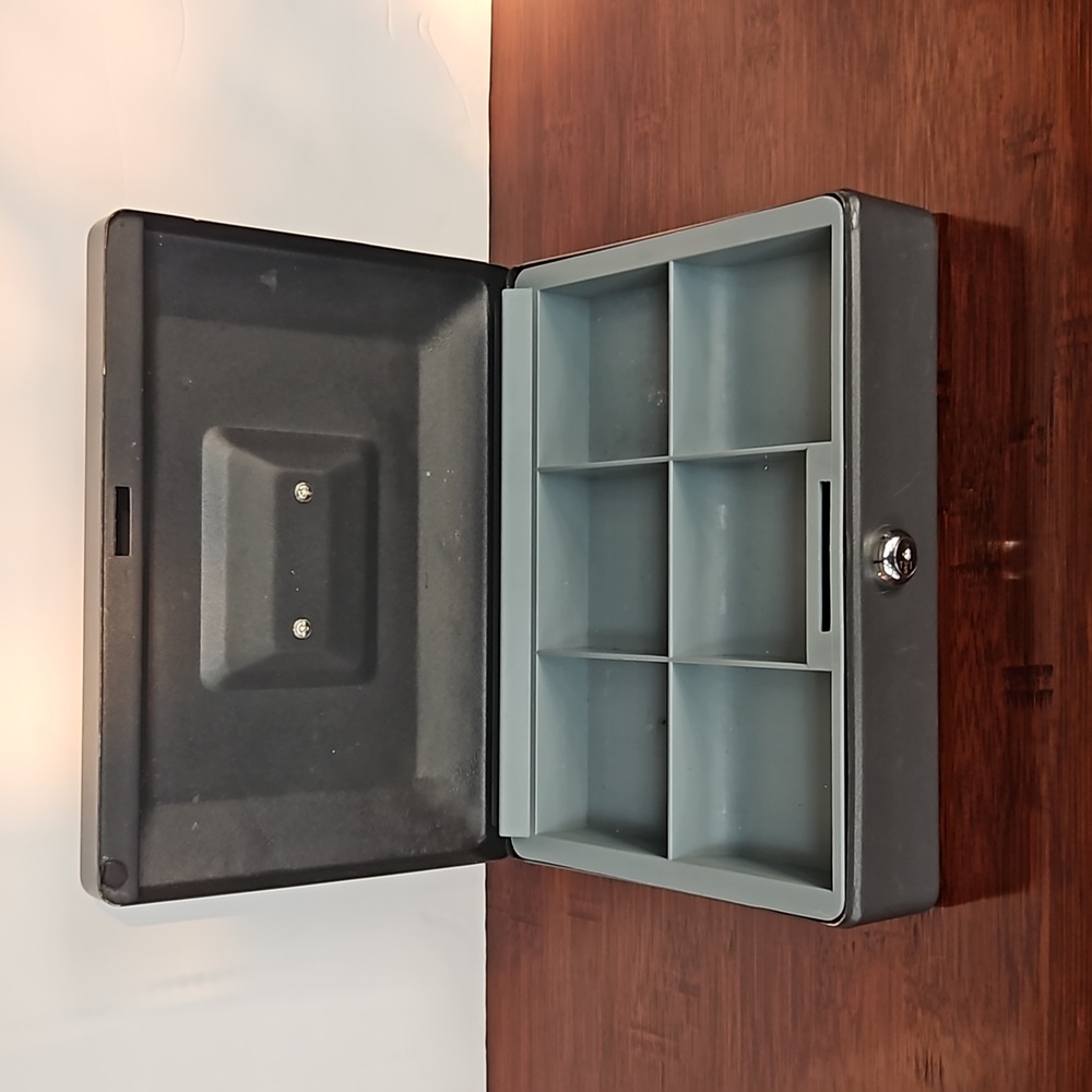 Sentry metal safe 10” x 7” Cash tin